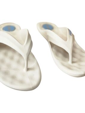 Riders Grendene White Thong Flat Blue Logo Accents Made In Brazil Women's Size 9